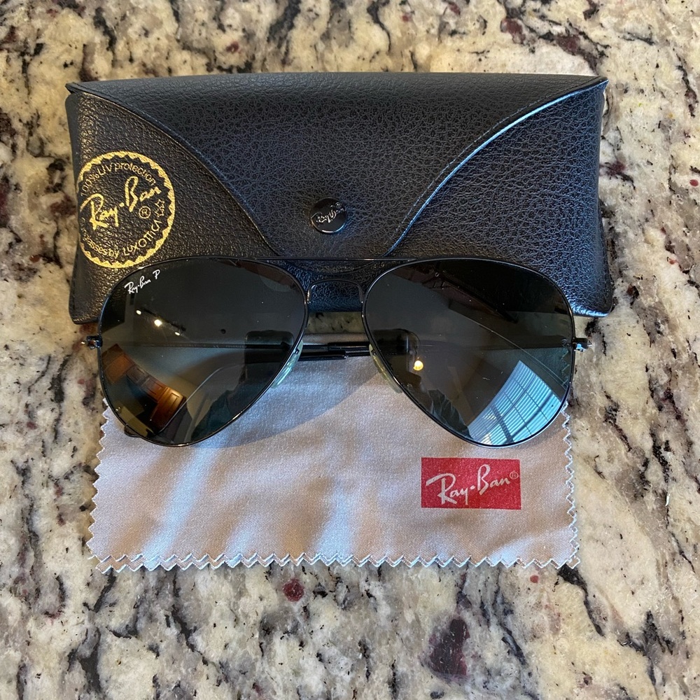 Ray Ban Aviator Total Black Polarized Sunglasses